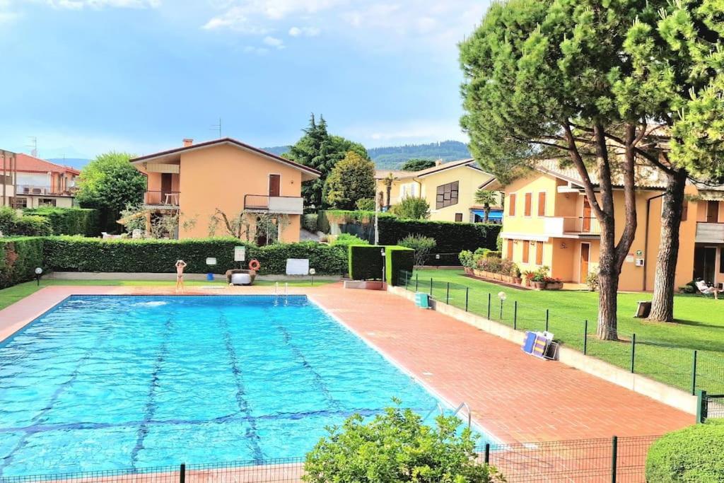 Europa Pool Apartment Bardolino Bagian luar foto