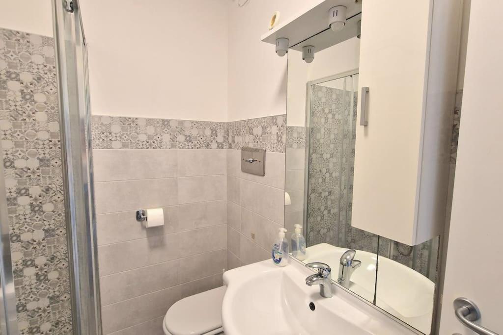 Europa Pool Apartment Bardolino Bagian luar foto